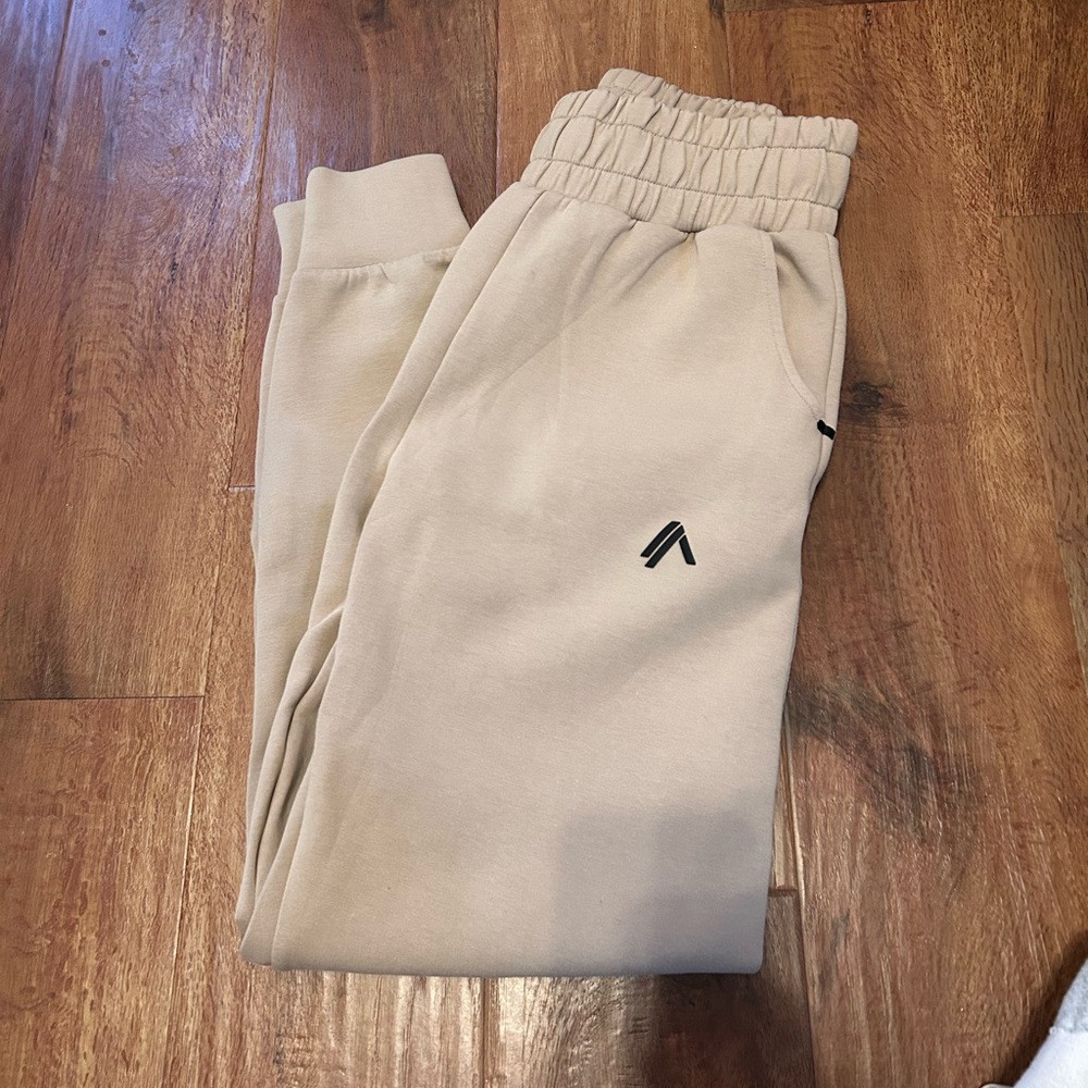 Alphalete ELMTS Joggers